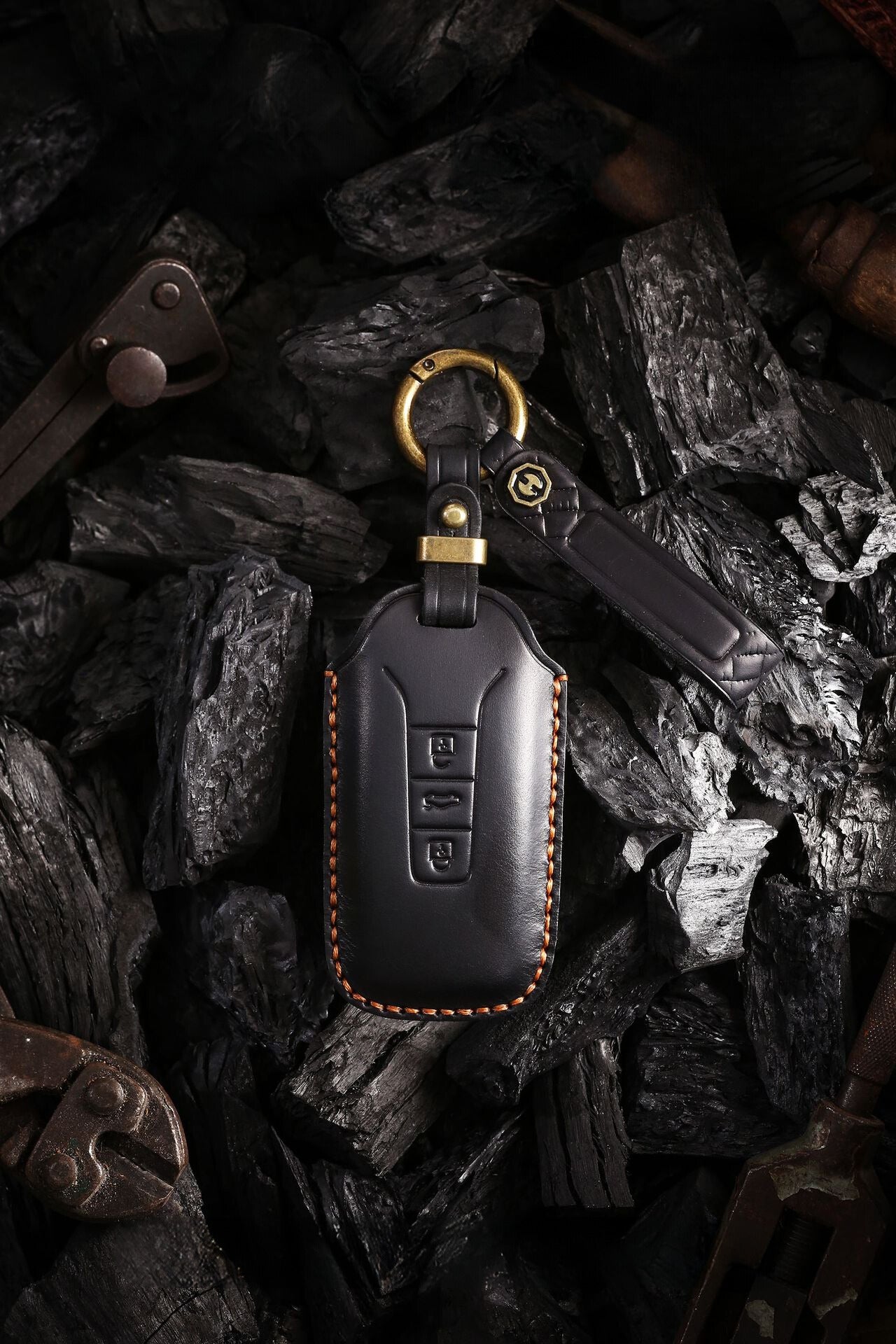 [Volkswagen] The new retro key case is suitable for the new Volkswagen Touareg pure hand-stitched leather special key case clasp