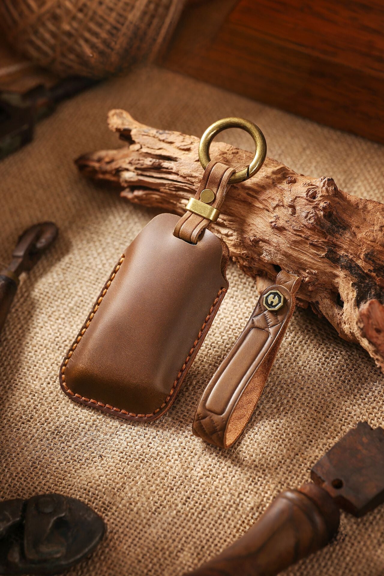 [Lexus] The new retro key case is suitable for the Lexus handmade leather key case clasp