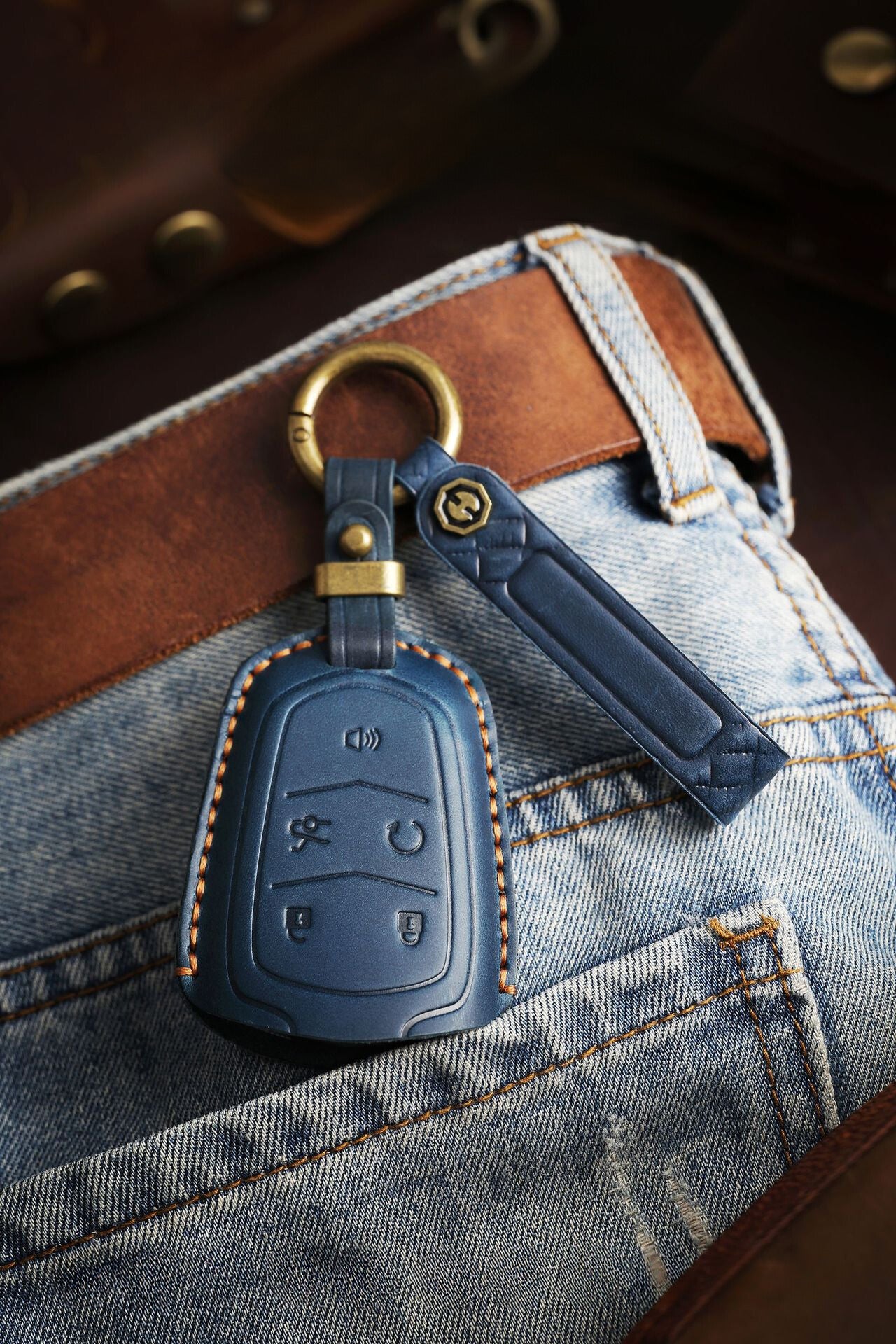 [Cadillac] Vintage Key Holder for Cadillac Xt5/xt4/xt6 Handmade Leather Keychain