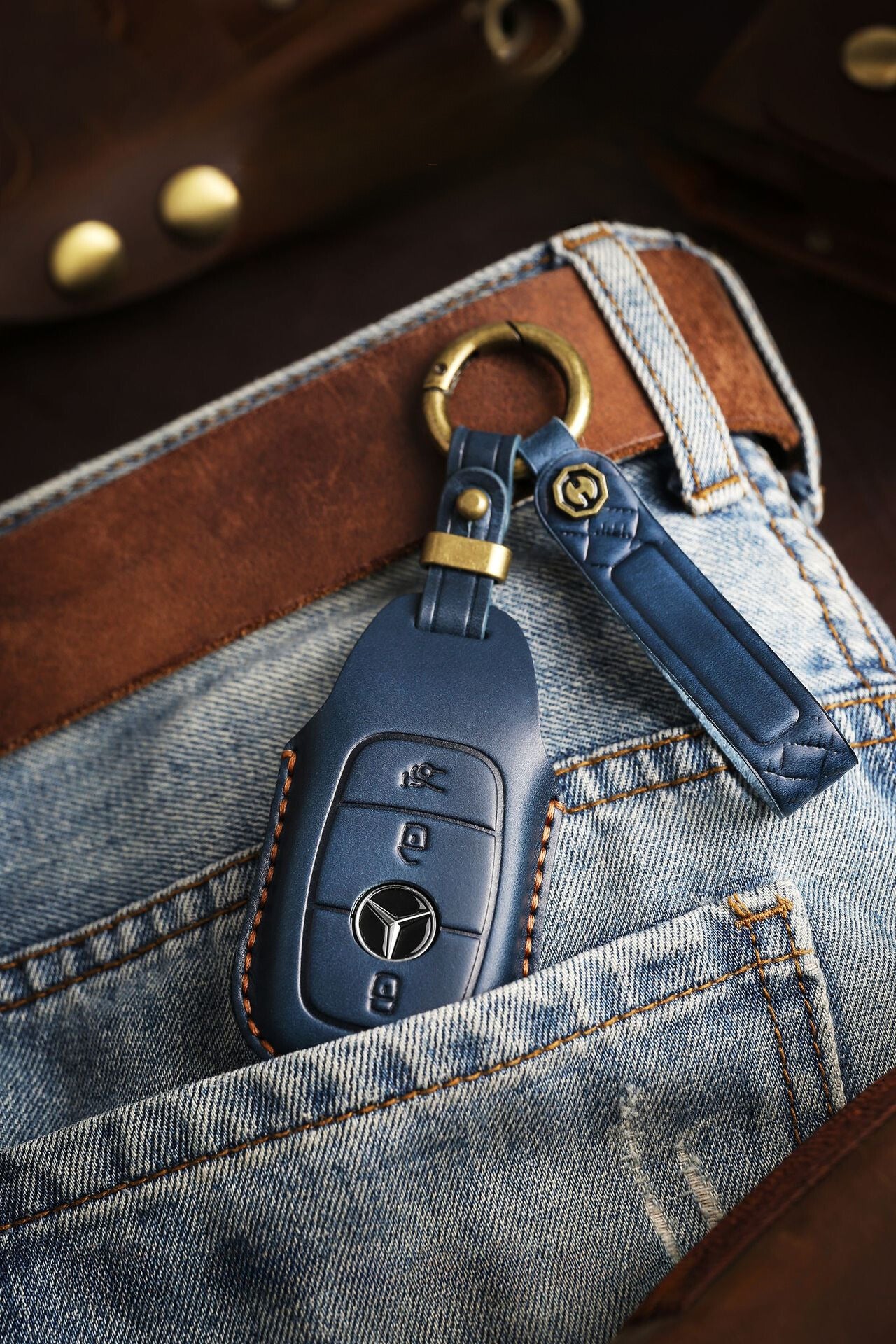 [Mercedes-Benz] The new retro key case is suitable for Mercedes-Benz high-end leather car key cover cowhide handmade high-end shell