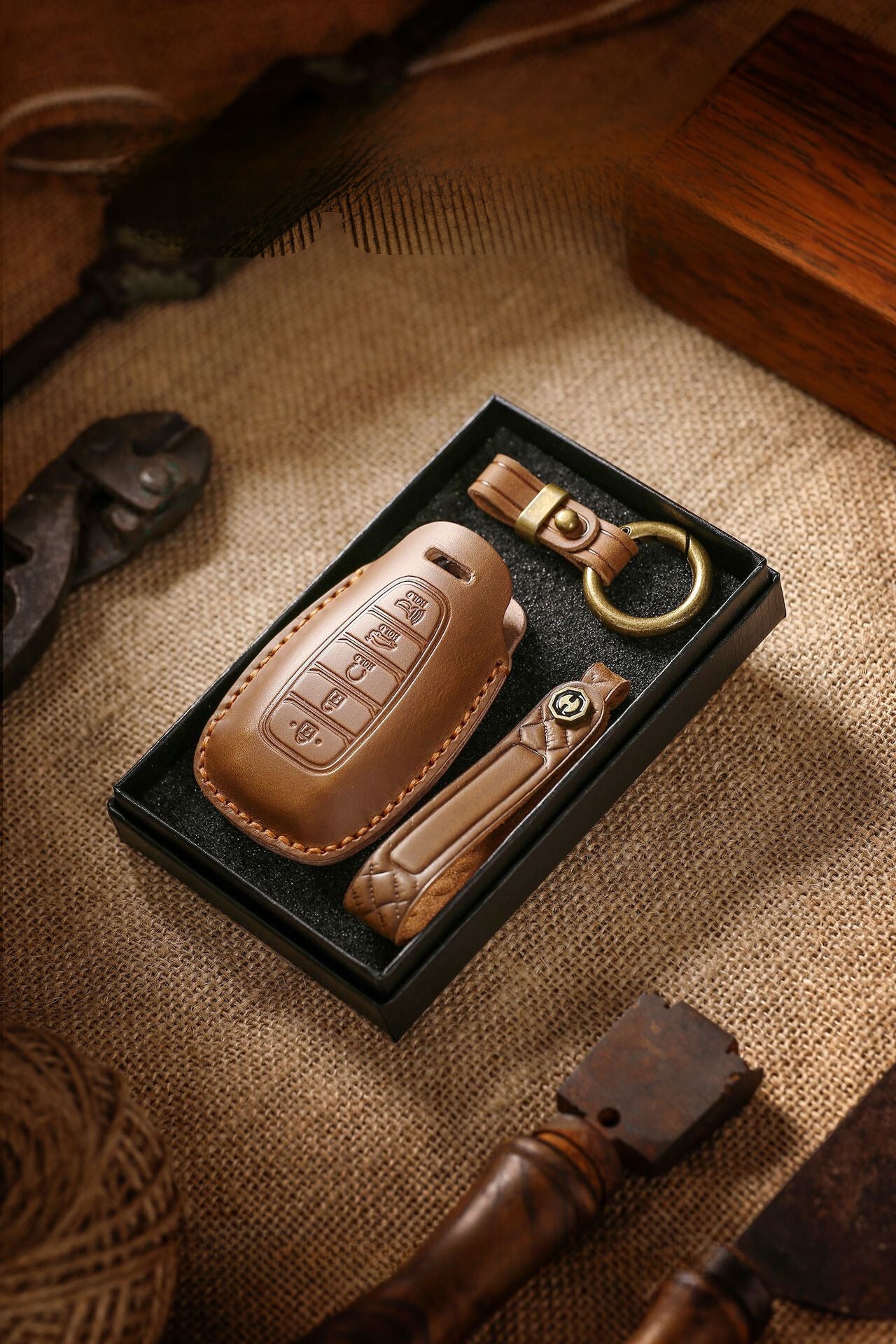 [Hyundai] Vintage Cross Border Car Key Cover for Hyundai Festa Key Bag Kustu Car Handmade Leather Case Buckle