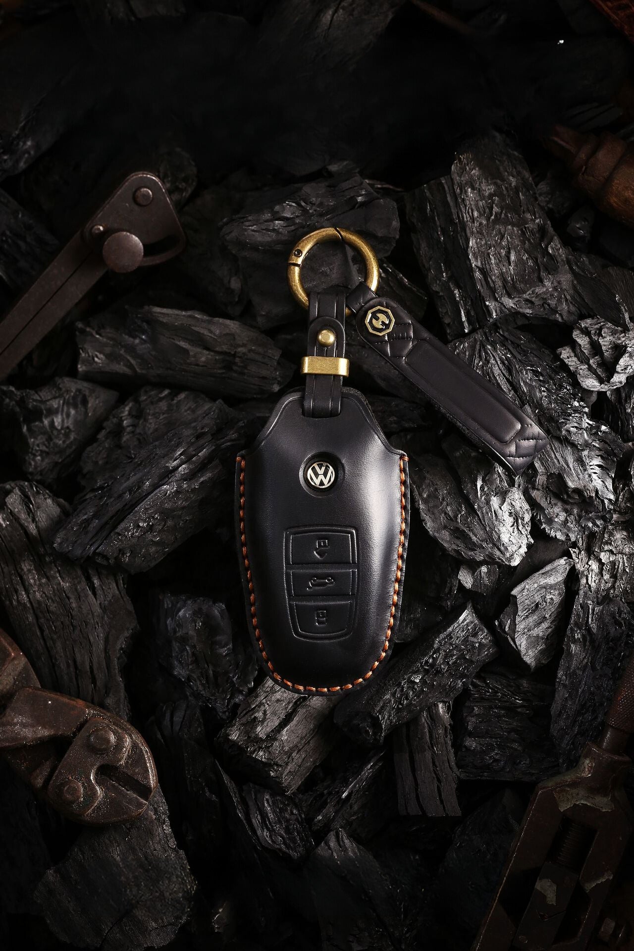 [Volkswagen] The new retro key cover is suitable for the Volkswagen old Touareg pure hand-stitched leather special key case clasp