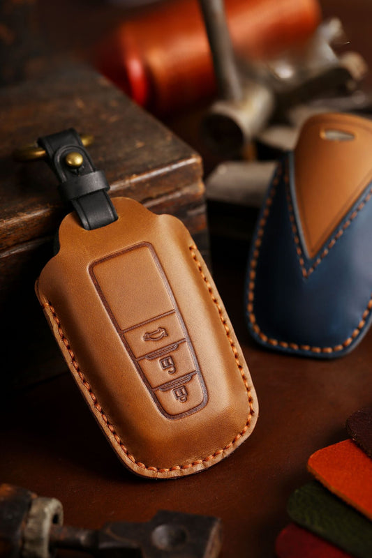 [Toyota] Pure handmade key case for toyota key case camry asian dragon genuine leather car key case crazy horse leather