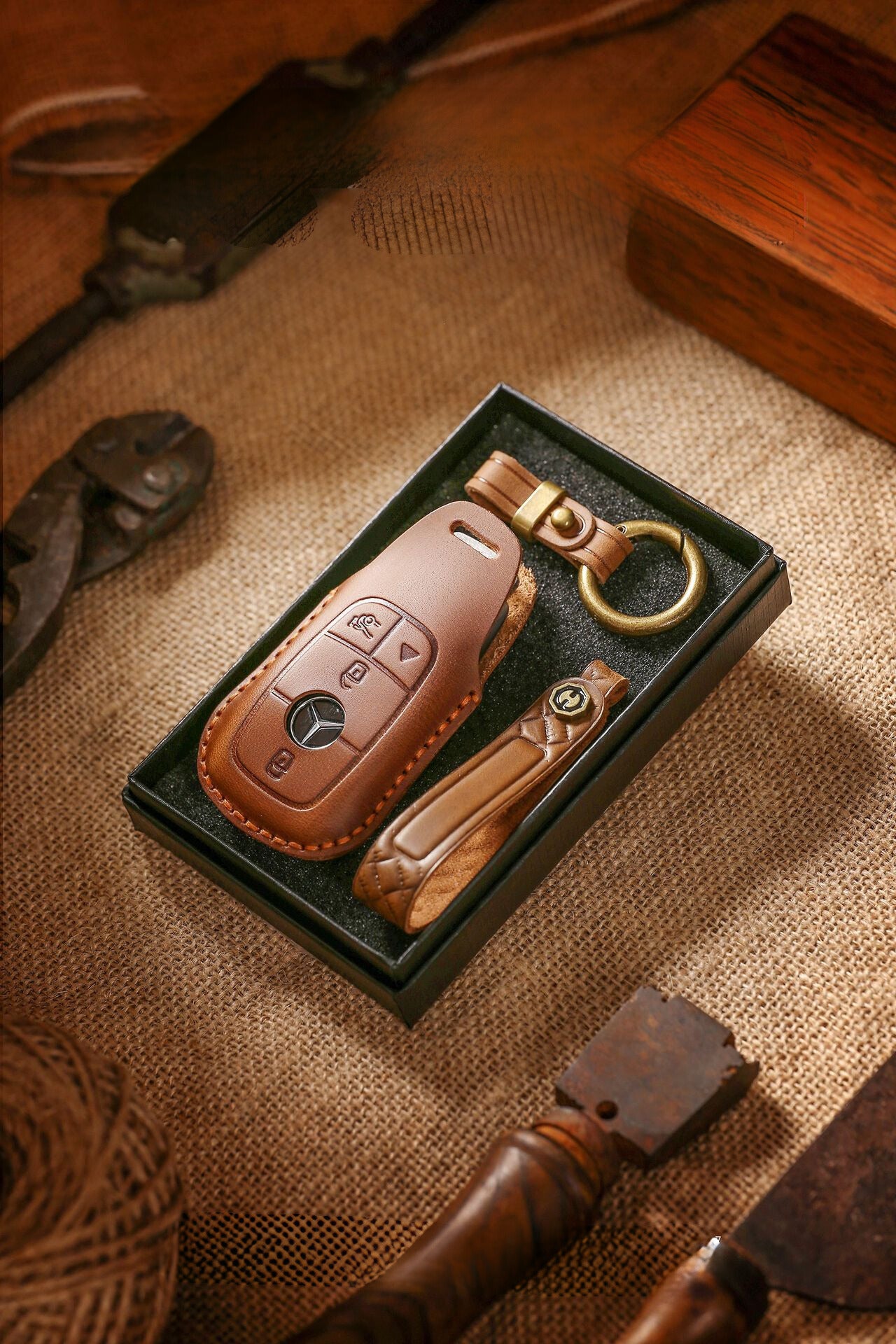 [Mercedes-Benz] The new retro key case is suitable for Mercedes-Benz high-end leather car key cover cowhide handmade high-end shell