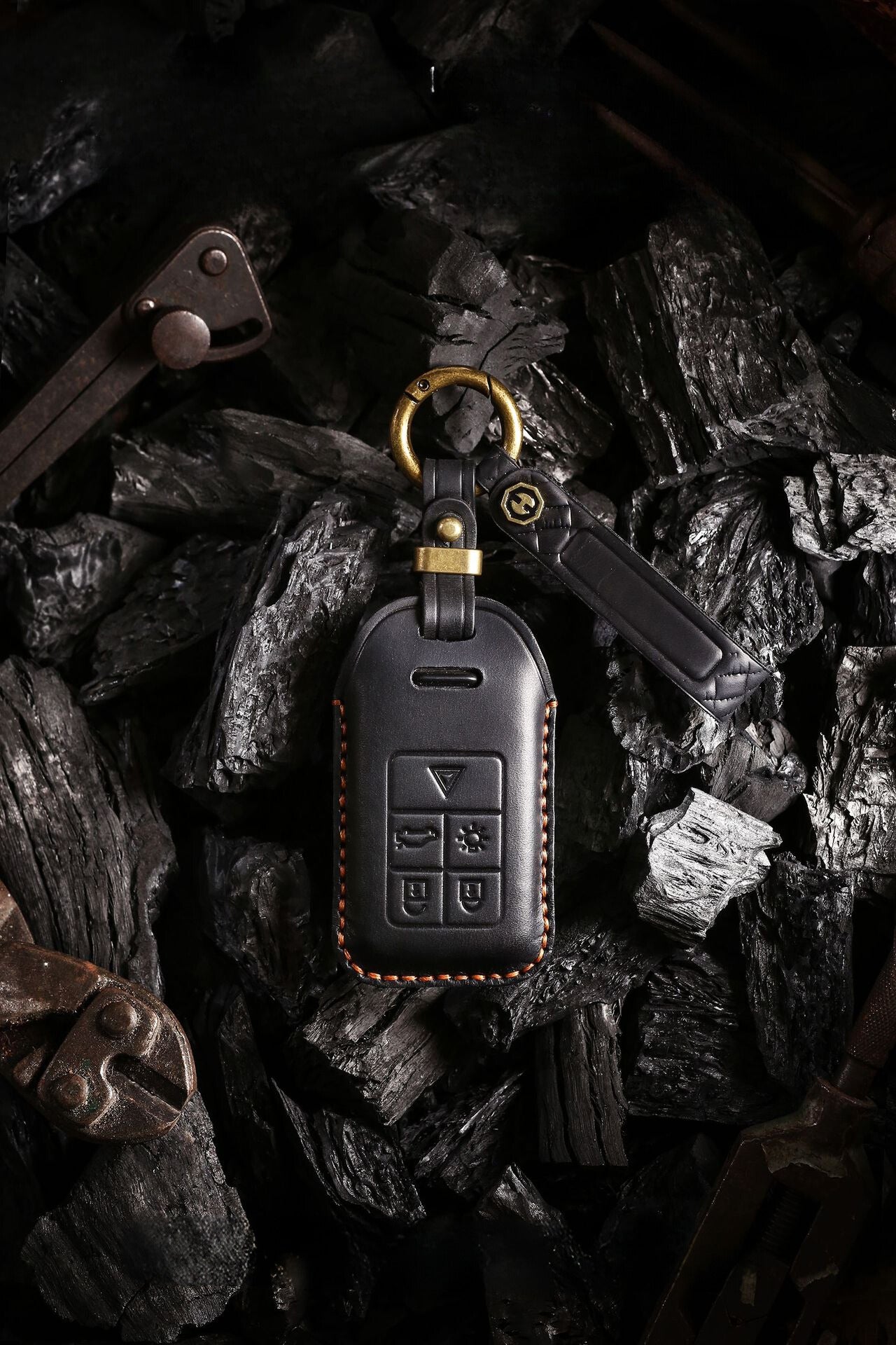 [Volvo] The new retro key cover is suitable for the old Volvo leather handmade car key case case chain