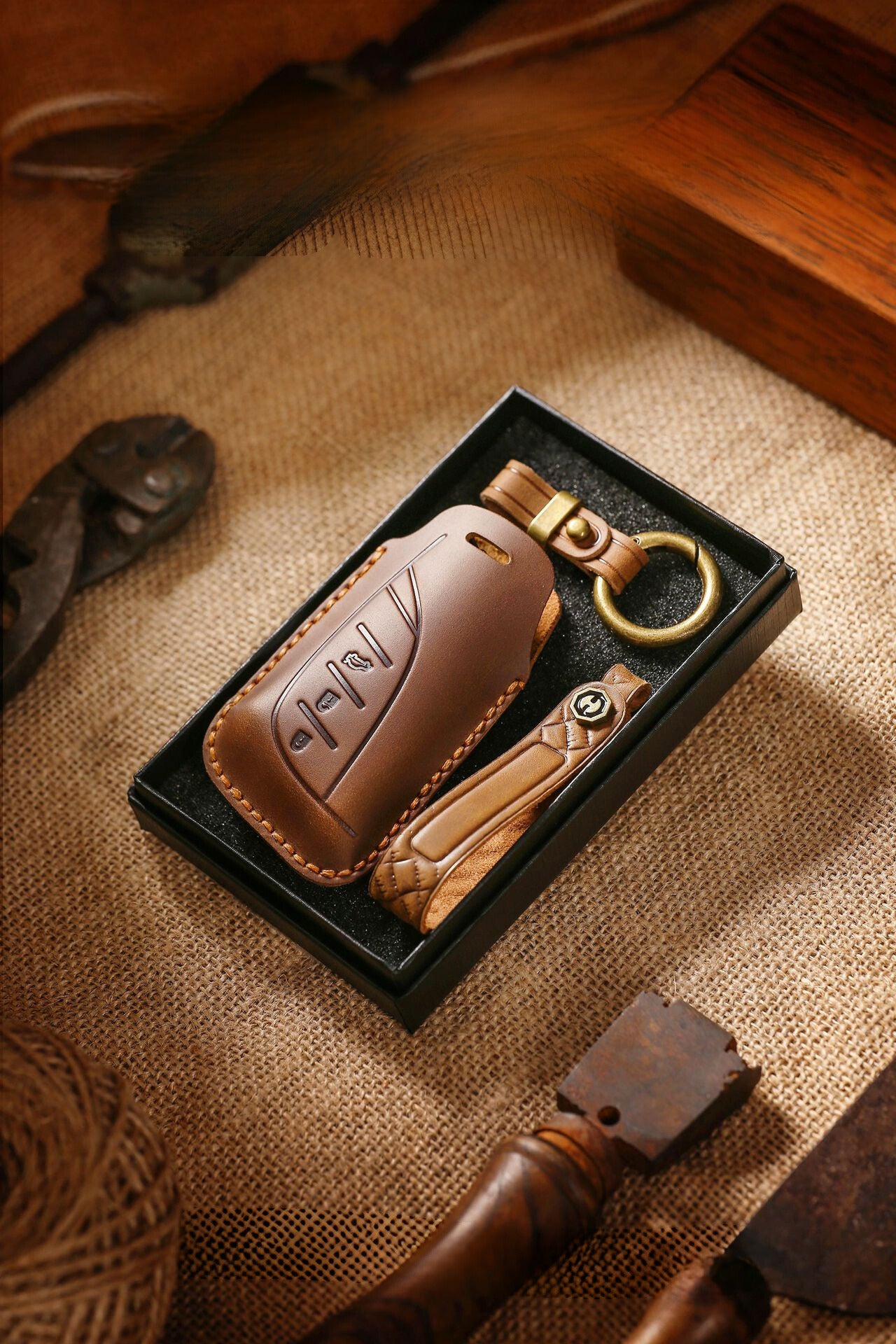 [Lexus] The new retro key case is suitable for the Lexus handmade leather key case clasp