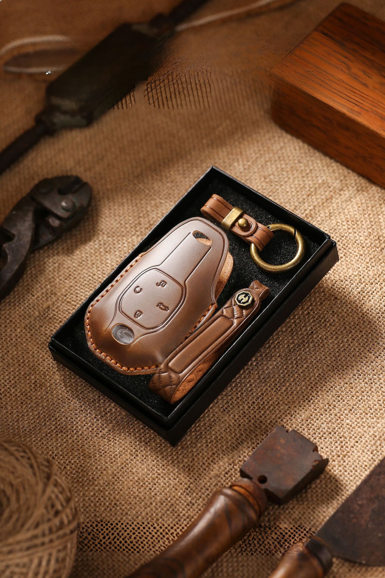 [GAC] The retro key cover is suitable for GAC New Energy Trumpchi E8 car handmade real cowhide key protection clasp