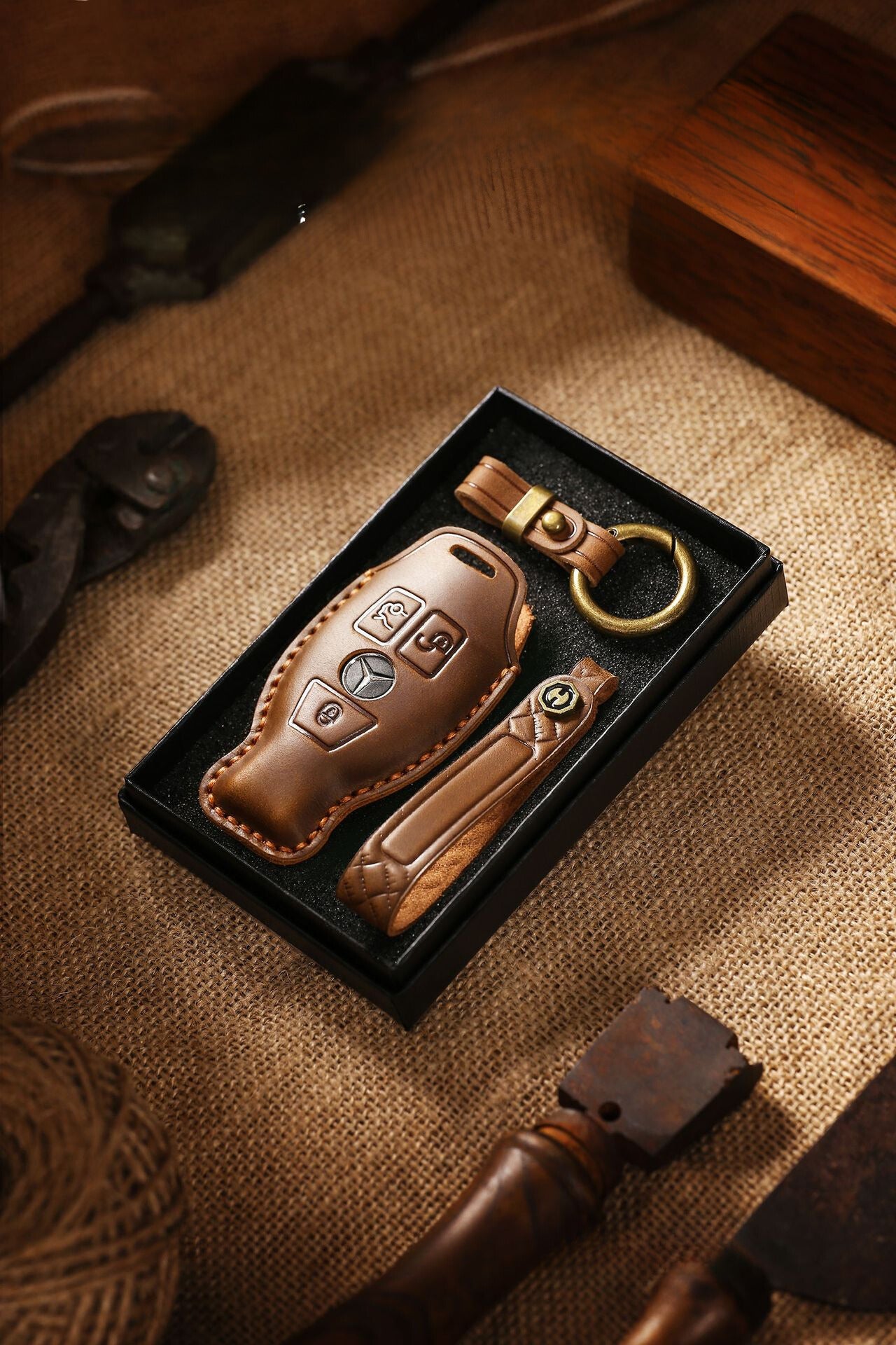 [Mercedes-Benz] The retro key cover is suitable for the old Mercedes-Benz E300L C200L pure handmade leather key protection clasp