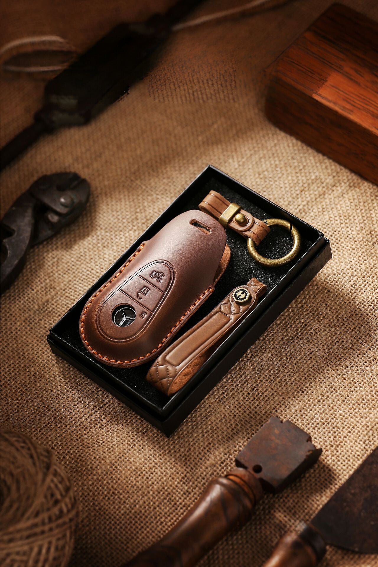 [Mercedes-Benz] New Arrival: Vintage-style High-end Leather Key Case for Mercedes Maybach  Handmade Genuine Leather Car Key Cover and Protector